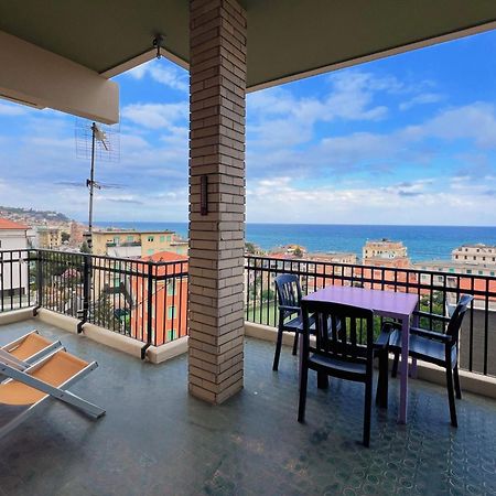 Ampio Appartamento Con Vista Varazze Kültér fotó